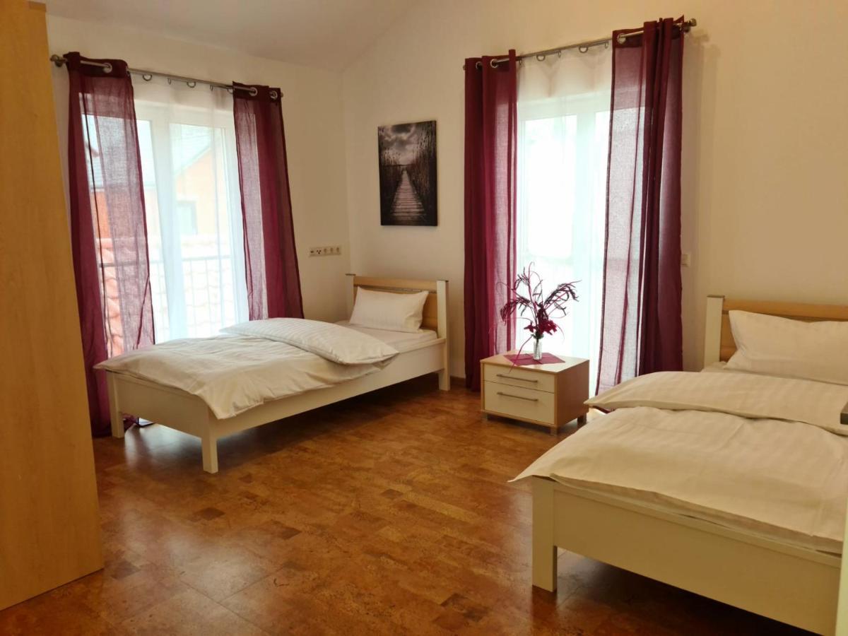 Apartment Gaestehaus Staudenschloss Mickhausen Экстерьер фото