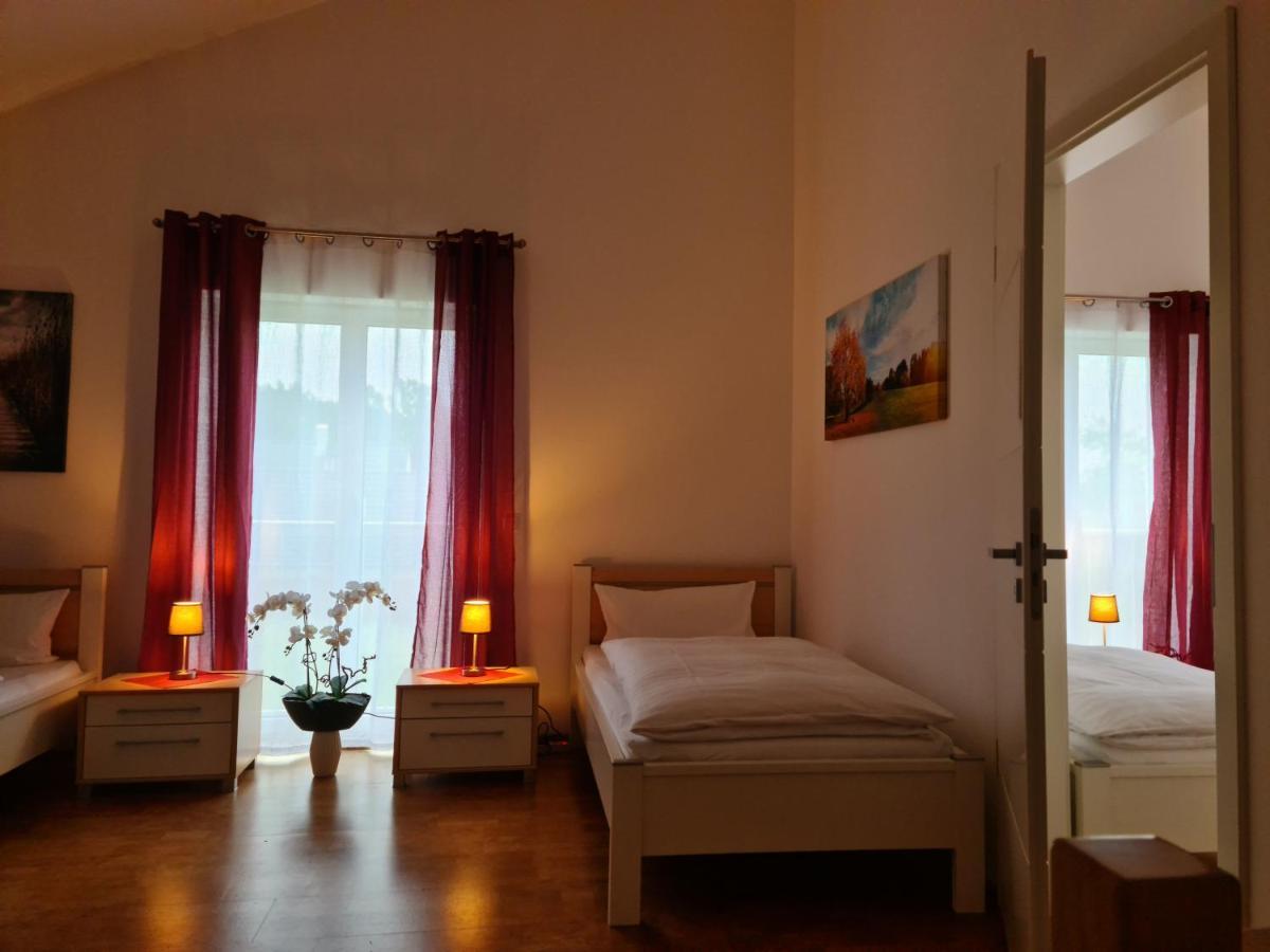 Apartment Gaestehaus Staudenschloss Mickhausen Экстерьер фото